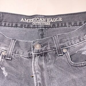 American Eagle Outfitters Women's Distressed Mom Jeans Size 6 Reg
